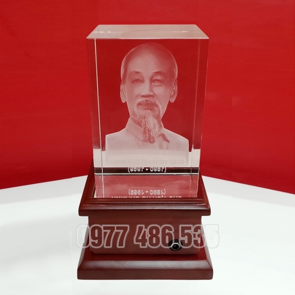 Đơn vị chuyên cung cấp quà tăng cho doanh nghiệp, công ty như quà tặng pha lê, cup pha lê, kỷ niệm chương, bảng vinh danh, đồng hồ, áo mưa...
